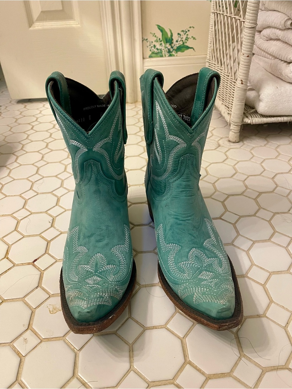 Turquoise Leather Cowboy Boots by Lane Size 8 - Picture 2 of 6